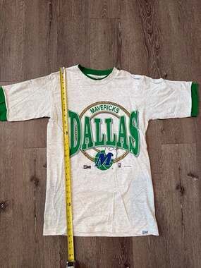 Vintage 1991 Dallas Mavericks Salem Sportswear Graphic T-Shirt